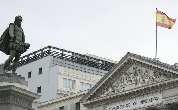 El Congreso gastará 1,5 millones en arrendar 20 coches «limpios»