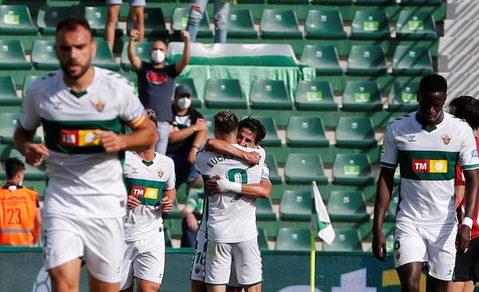 Vídeo: El Elche derrota al Athletic y se queda en Primera