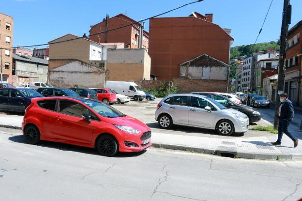 Camblor compromete el inicio de obras del Palacio de Justicia de Langreo para este año