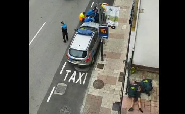 Dos detenidos tras protagonizar una fuerte pelea en el centro de Infiesto