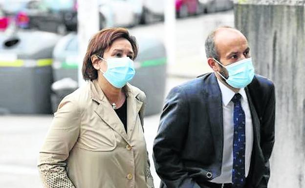 Moriyón defiende ante la jueza Pandiella el carácter público de los pagos a su abogado