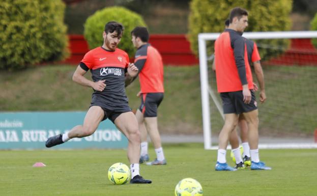 Sporting | Campuzano: «La presión la tiene el Rayo, nosotros no tenemos nada que perder»