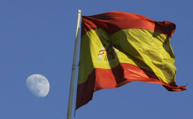 Murcia aprueba la moción de Vox para que el himno de España suene en los colegios