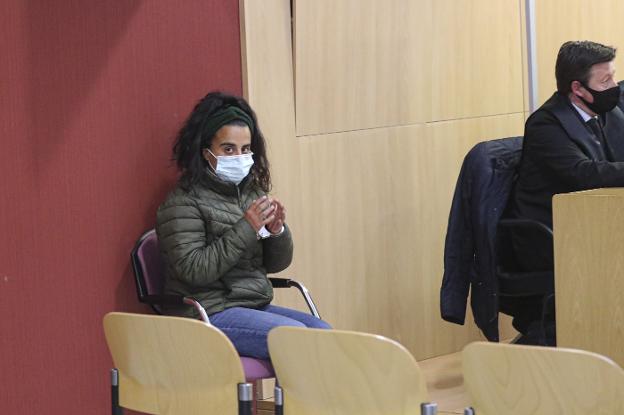 La gijonesa que mató a su bebé asume su pena «con tranquilidad»