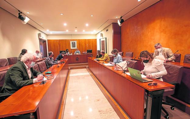 Los grupos tendrán mayor participación en la concesión de honores y distinciones de Avilés