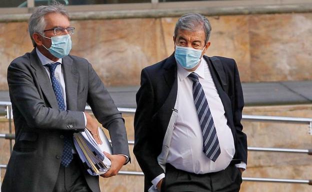 El abogado de Álvarez-Cascos tacha de «absurda» la acusación del fiscal