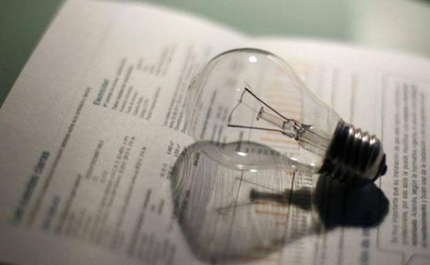 El nuevo recibo de la luz se estrena con el precio de la electricidad desbocado