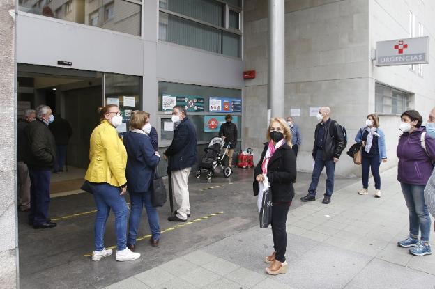 La presencialidad vuelve a los centros de atención primaria entre las protestas de los médicos