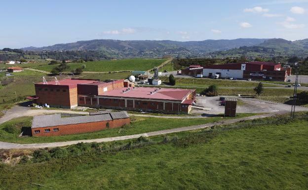 El Ayuntamiento asume que todos los informes técnicos son favorables a la ITV en Granda con la segunda documentación presentada por ITVASA