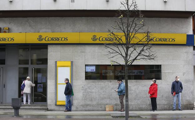 IU apoya a CC OO y UGT con una iniciativa parlamentaria para «revertir la decadencia» del servicio de Correos
