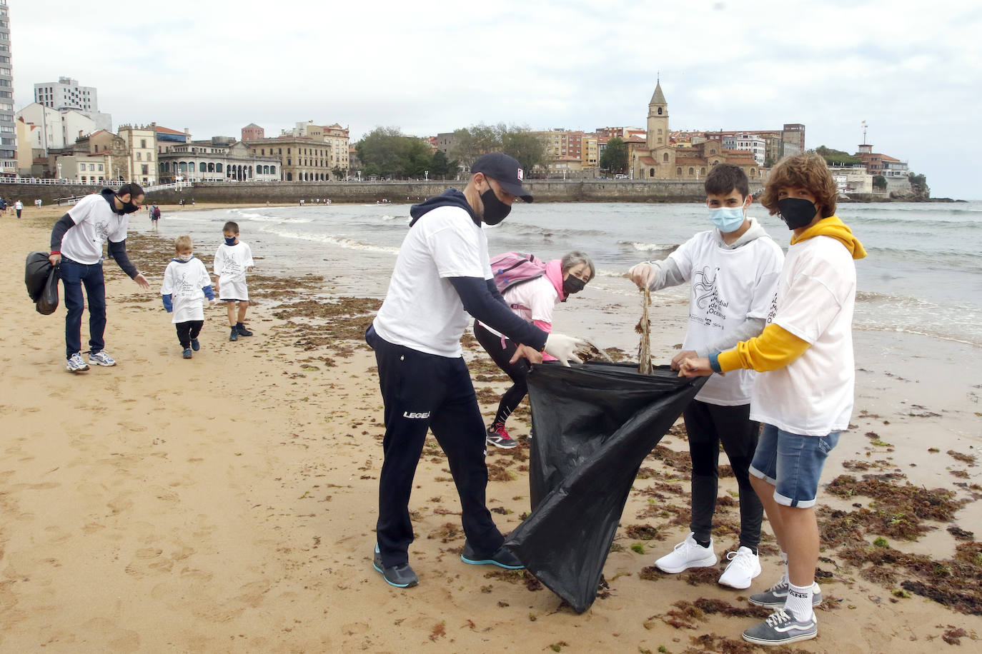 Recogida de plásticos en San Lorenzo