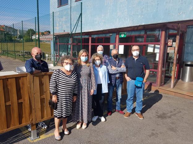 PP y Podemos se comprometen a llevar a la Junta el problema de los ruidos de Trasona