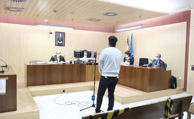 El agresor del cuchillo de Fomento acepta 20 meses de prisión