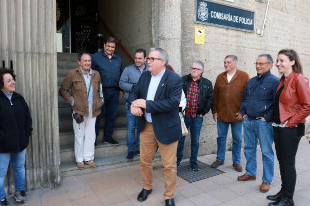 El juzgado archiva la denuncia por los pasquines contra el alcalde de Mieres