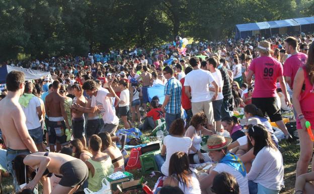 ¿Qué nivel de riesgo tendría celebrar una fiesta popular en mi zona?