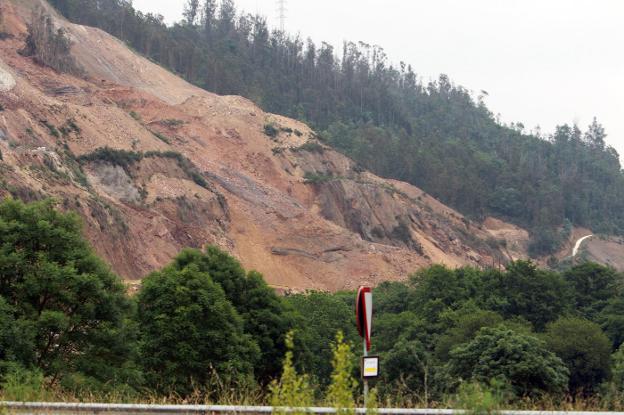 El Ayuntamiento estudia cómo resarcir a los vecinos afectados por el argayo de Salas
