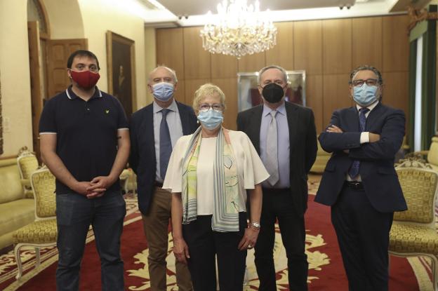 Gijón rinde tributo con sus distinciones a cinco trayectorias «de excelencia y amor a la ciudad»