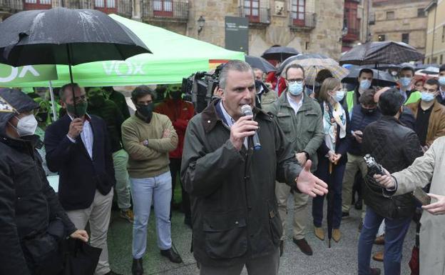 Ortega Smith acusa a Barbón de querer ser el «Iceta asturiano» e «imponer» la Llingua para romper la unidad nacional