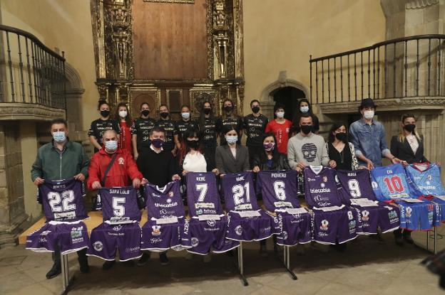 La afición viste la piel de las campeonas