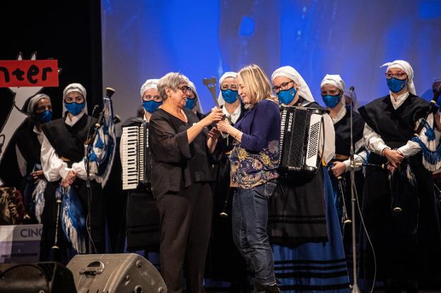 Premio a Aurora Beltrán y humor de Las Virtudes para despedir 'Cincuenter'