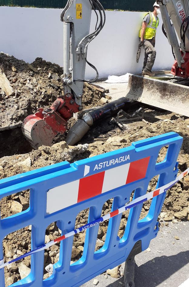 Tecnología sin zanja para renovar tuberías en Muros de Nalón