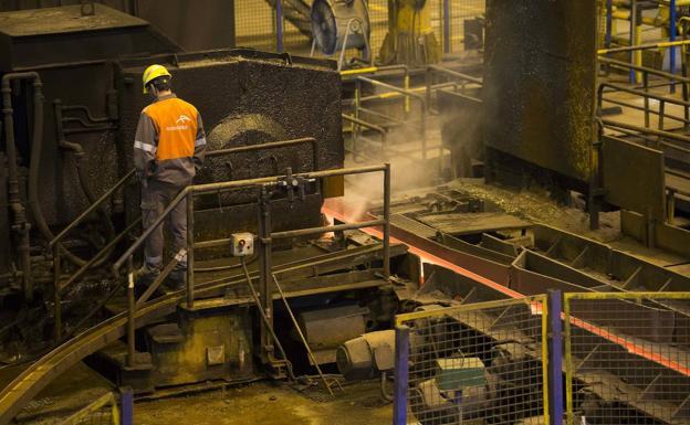 Arcelor aplicará en sus factorías asturianas «un proyecto de futuro» para preservar su actividad