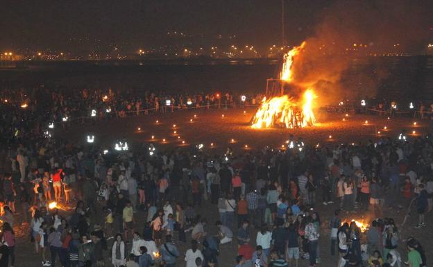 La Policía Local «redoblará esfuerzos» en Gijón por la noche de San Xuan
