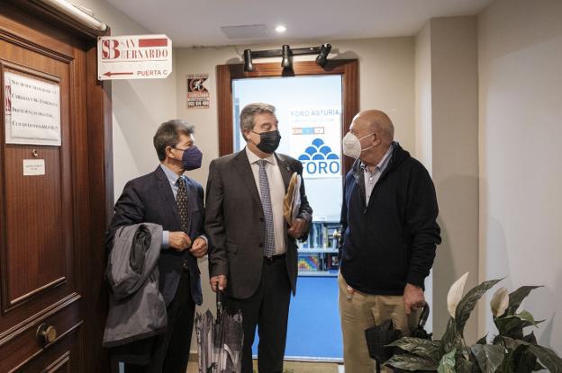 La baja de Esteban Aparicio acrecienta la polémica en Foro