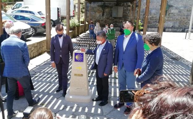 Adrián Barbón: «Nos sobran razones para sentir orgullo de nuestra historia y cultura»