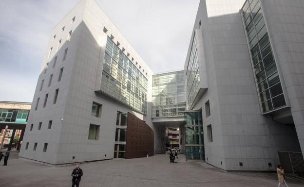 «Ahora vas a hacerlo conmigo porque yo quiero», le dijo a su pareja escopeta en mano