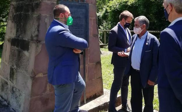 Revilla y Barbón 'batallan' sobre los orígenes del Rey Pelayo