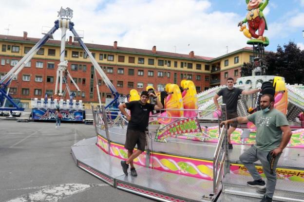 El Puerto tramita la instalación en julio de una feria con atracciones y casetas en suelo de Naval Gijón