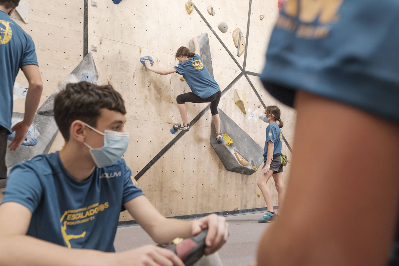 Jóvenes escaladores asturianos se dan cita en Gijón