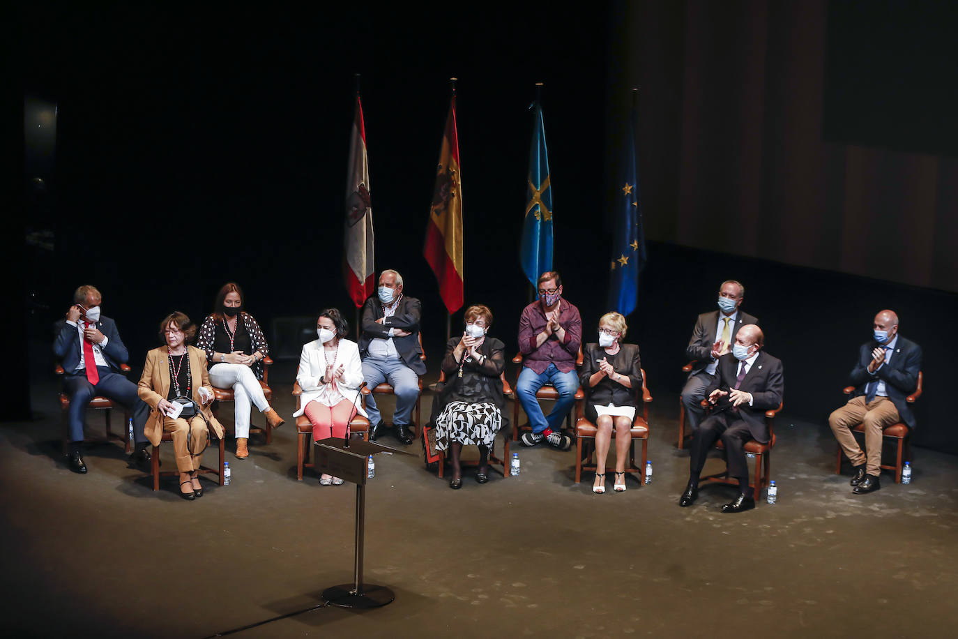 Gijón entrega sus medallas ante medio millar de personas