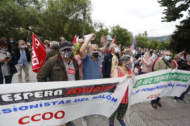 Jubilados y pensionistas del Nalón reclaman las consultas presenciales de «inmediato»