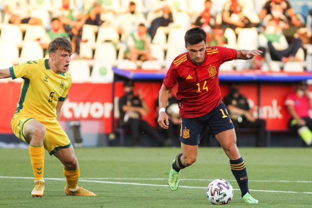 Sporting | La Selección Olímpica deja fuera a Manu, que empieza a decidir su futuro