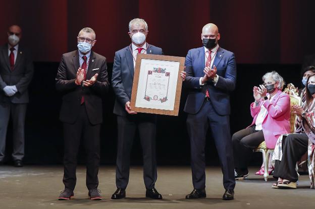 «Para Raúl, es un orgullo muy grande. ¡Puxa Gijón!»