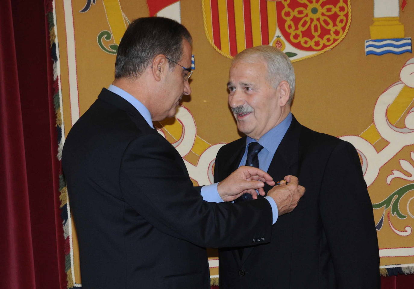 Ciudadanos pide retirar la Medalla al Trabajo concedida a Fernández Villa