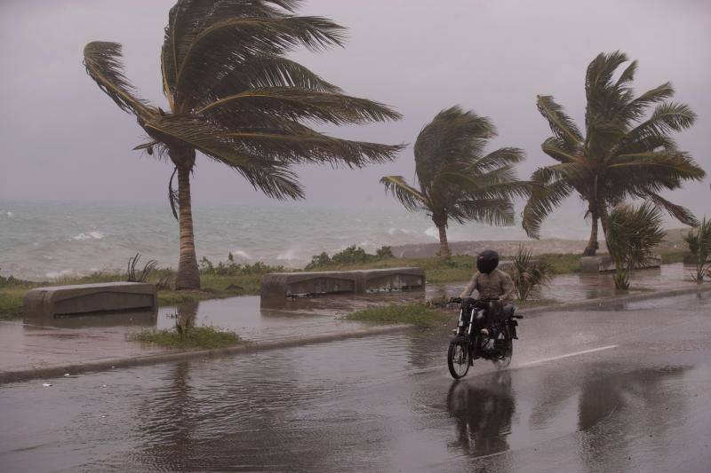 La tormenta descarga sobre el Caribe