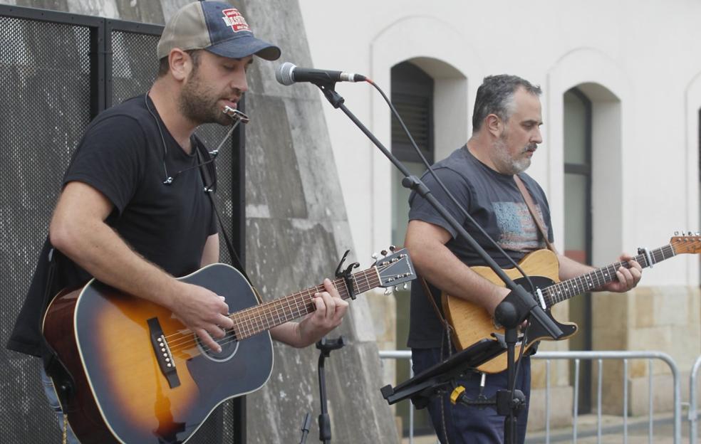 El verano estalla en Gijón