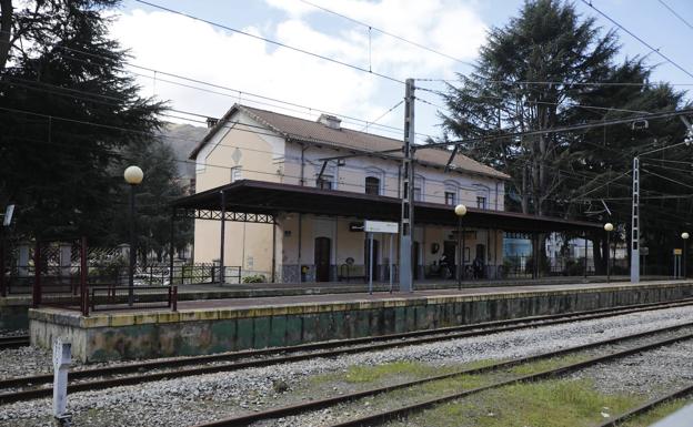 Adif licita por 718.000 euros la adecuación de andenes y vías de ancho métrico en Sotrondio