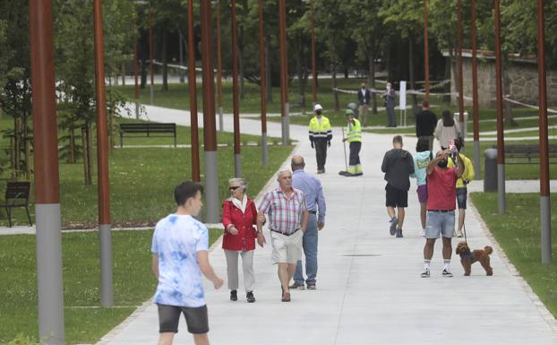 La avenida de El Molinón abre como extensión de un gran paseo marítimo