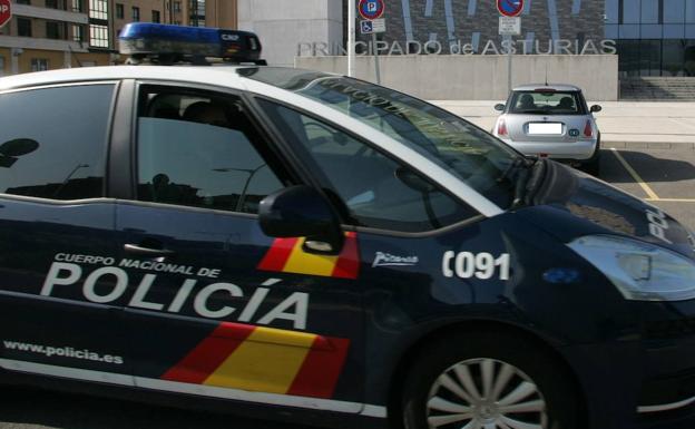 Detenidos en Gijón por robar una mochila que contenía un ordenador y componentes informáticos