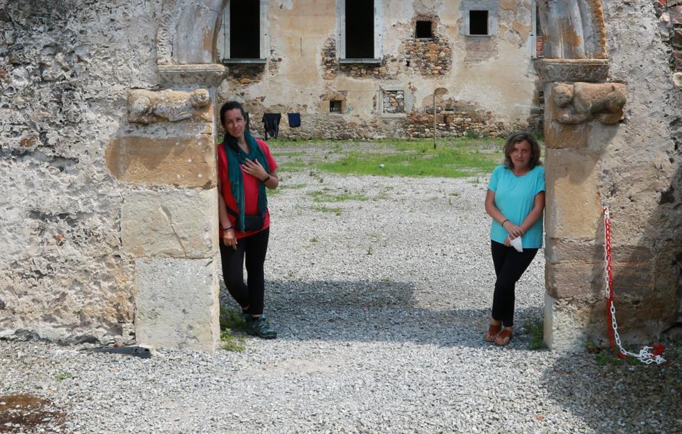 La osa que amamantó a la infantina perdida