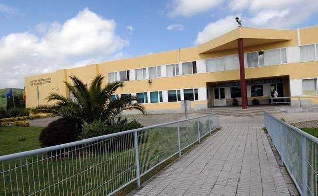 El preso acusado de intentar asesinar a otro reconoce los hechos y acepta siete años y medio de prisión