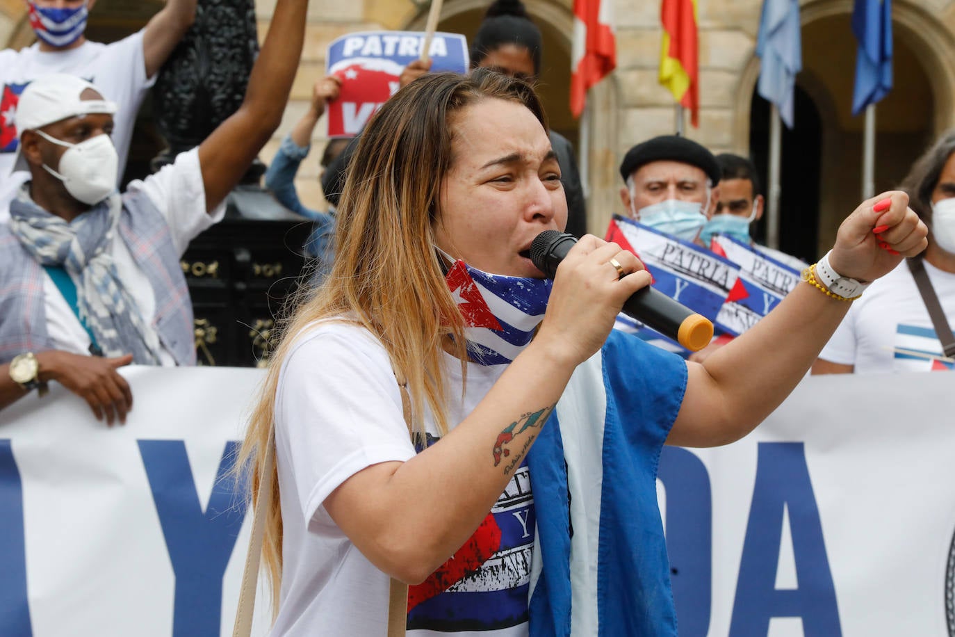 Concentración en Gijón en apoyo al pueblo cubano