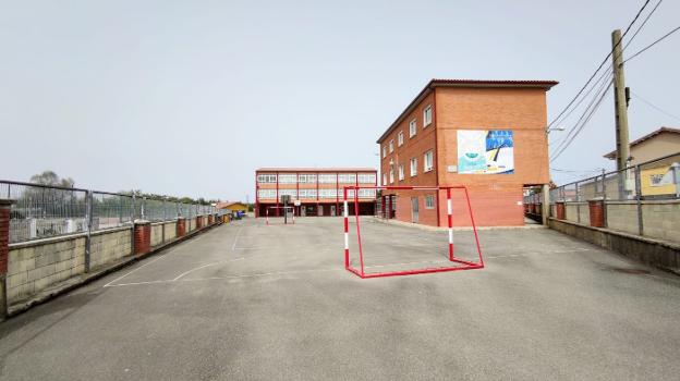 Muros invertirá 300.000 euros en hacer un polideportivo en el colegio público