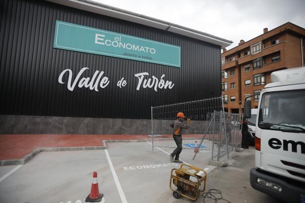 La Veguina de Turón recupera el economato como gran eje comercial de todo el valle