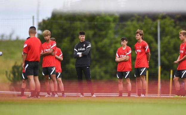 El Sporting B abrirá su banco de pruebas para el estreno liguero el 31 de julio en Mareo ante el Bilbao Athletic