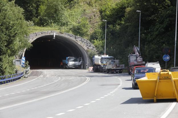 Las obras en el túnel del corredor del Nalón afrontan su recta final